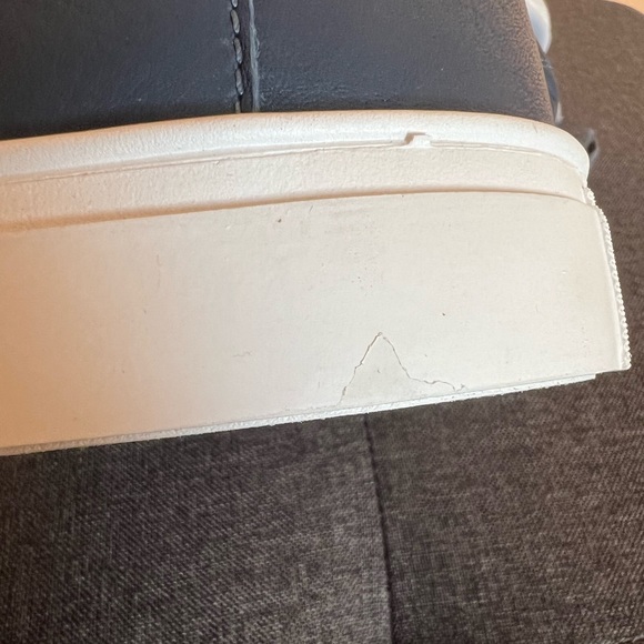 NWOB Men’s UGG Baysider Navy Leather Waterproof Sneakers - Picture 11 of 13